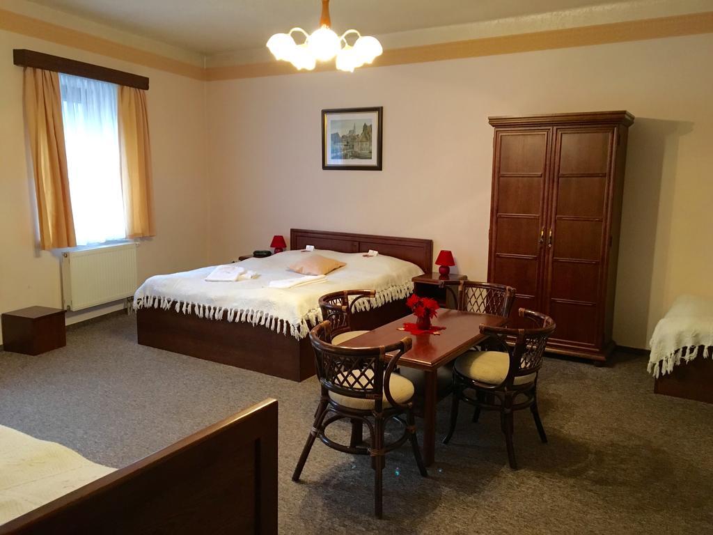 Hotel Barbora Cesky Krumlov Quarto foto